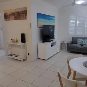 ocean-breeze-apartments-hervey-bay.queenslandhotels.net/